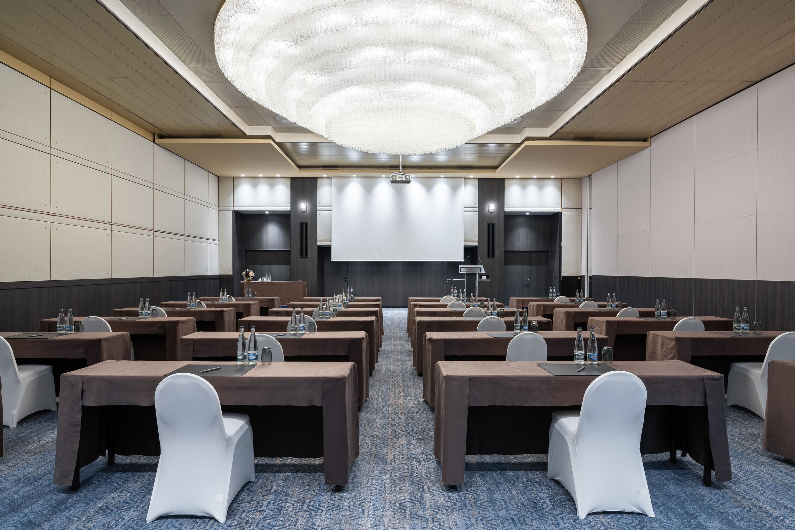 Crowne-Plaza-Geneva-hotel-business-ihg-Meeting-Room-Classroom-Style-3