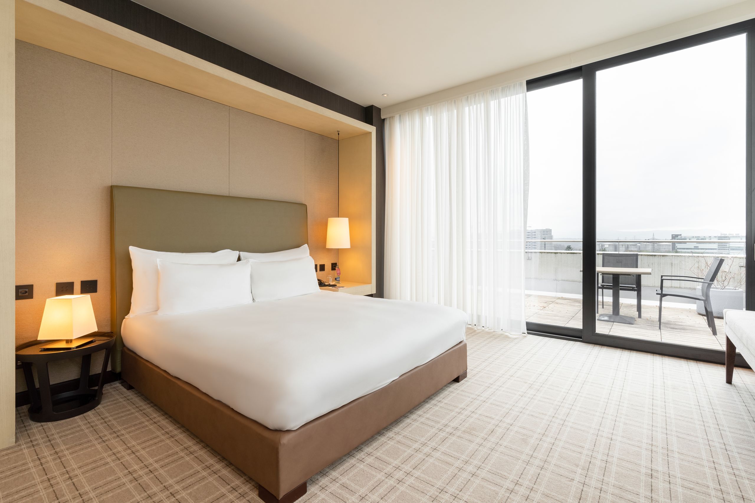 Crowne-Plaza-Geneva-hotel-business-ihg-Bed-Room-3