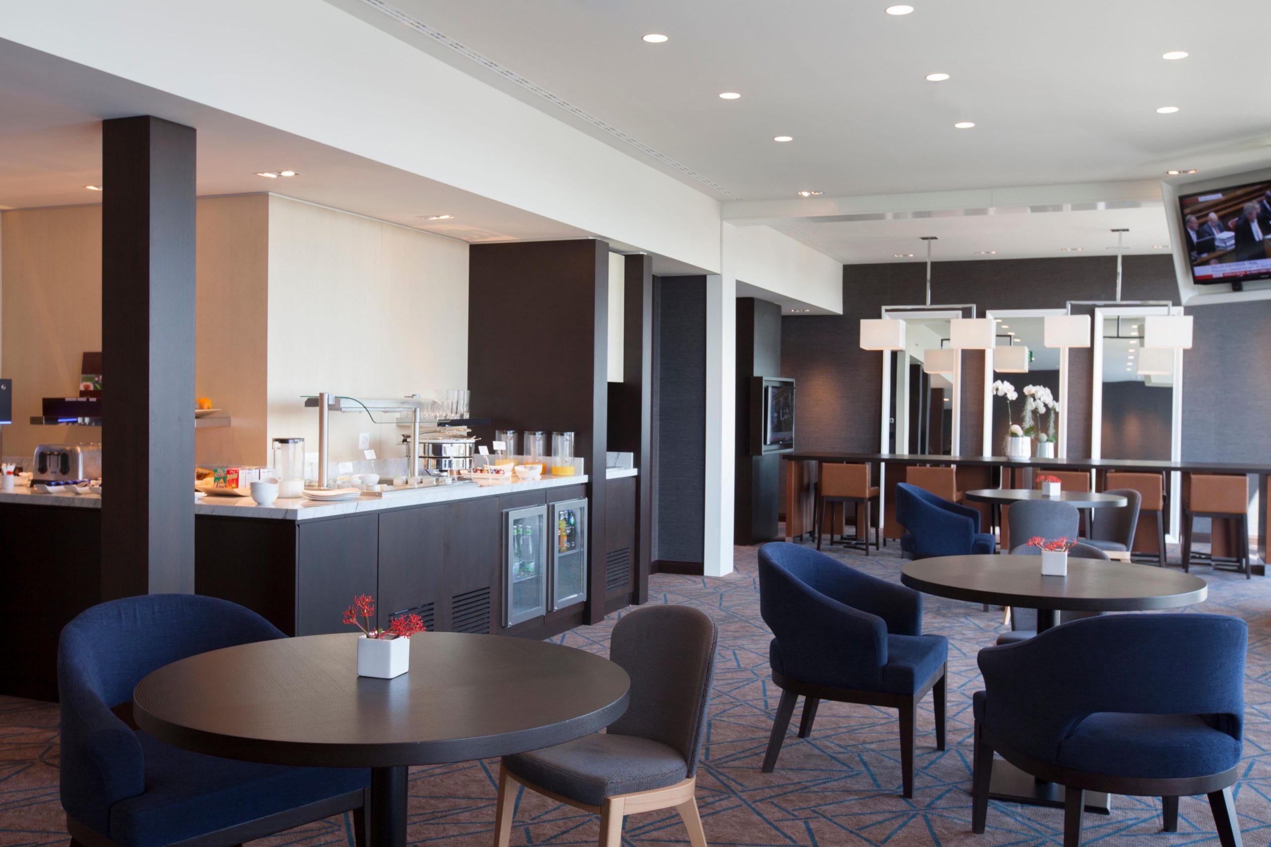 Crowne-Plaza-Geneva_Club Lounge (3)