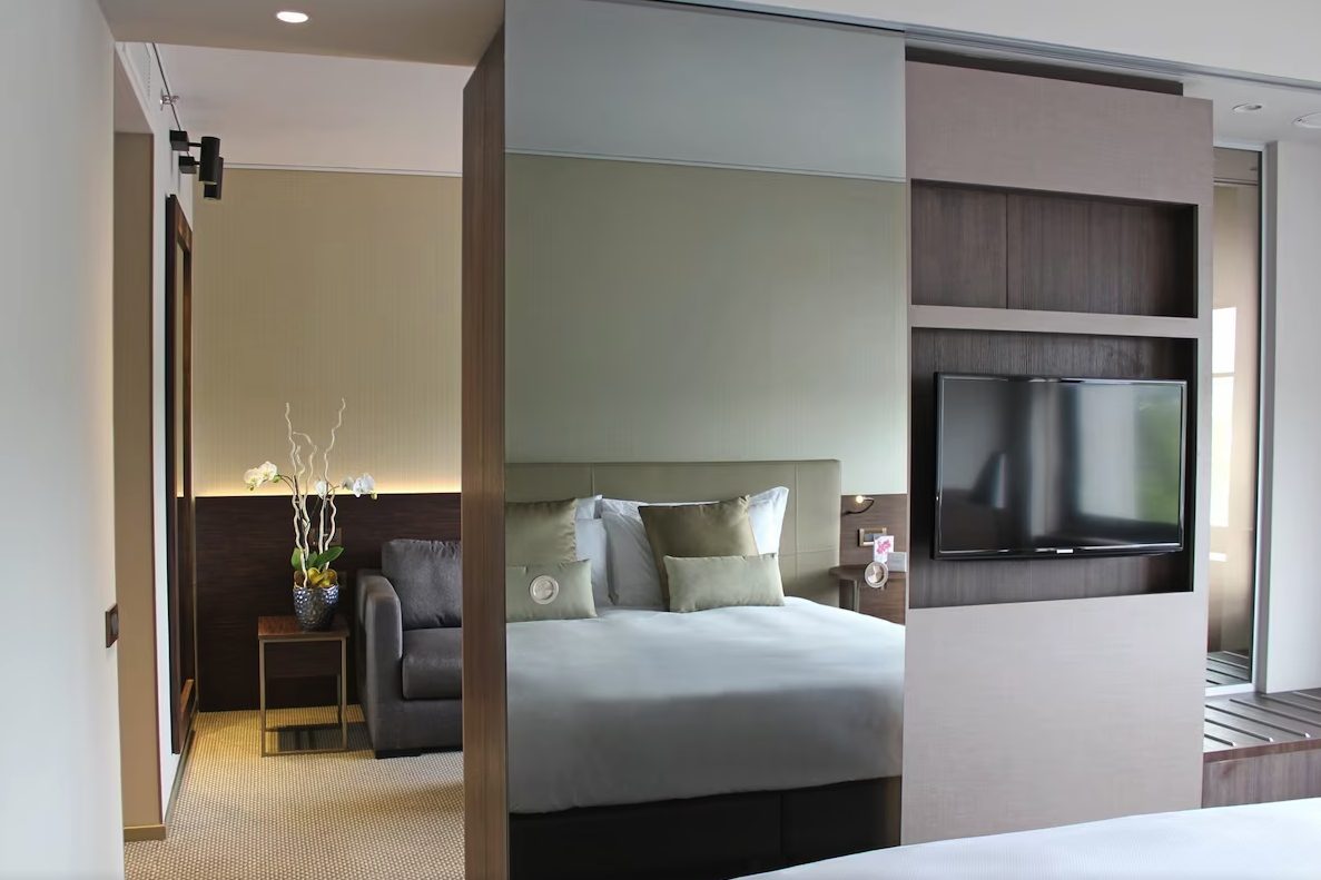 Crowne Plaza Geneve - One bedroom Suite (17)
