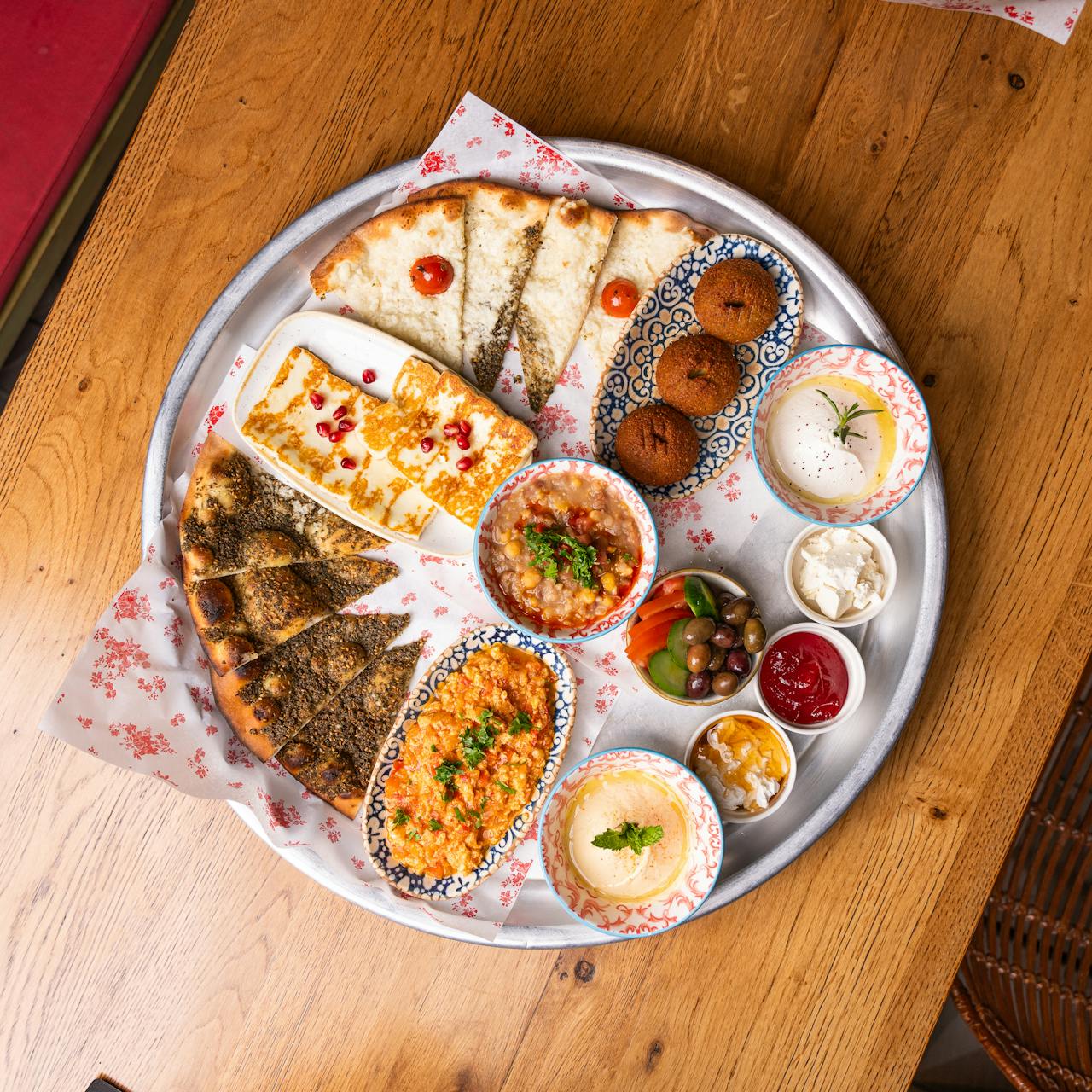 Dégustation de vins libanais et mezze traditionnels au Crowne Plaza Geneva