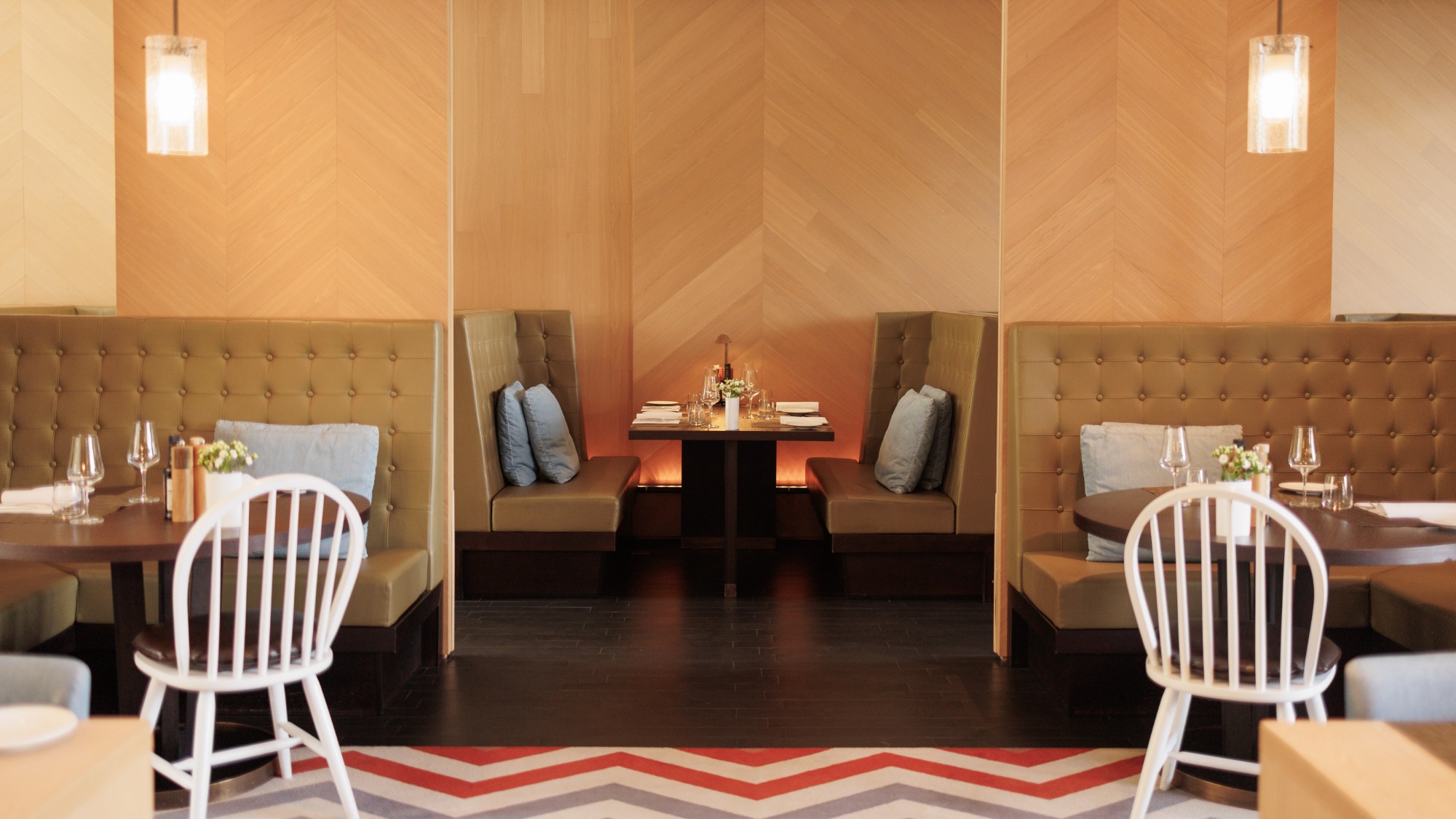 Crowne Plaza Genève Restaurant Seventy5